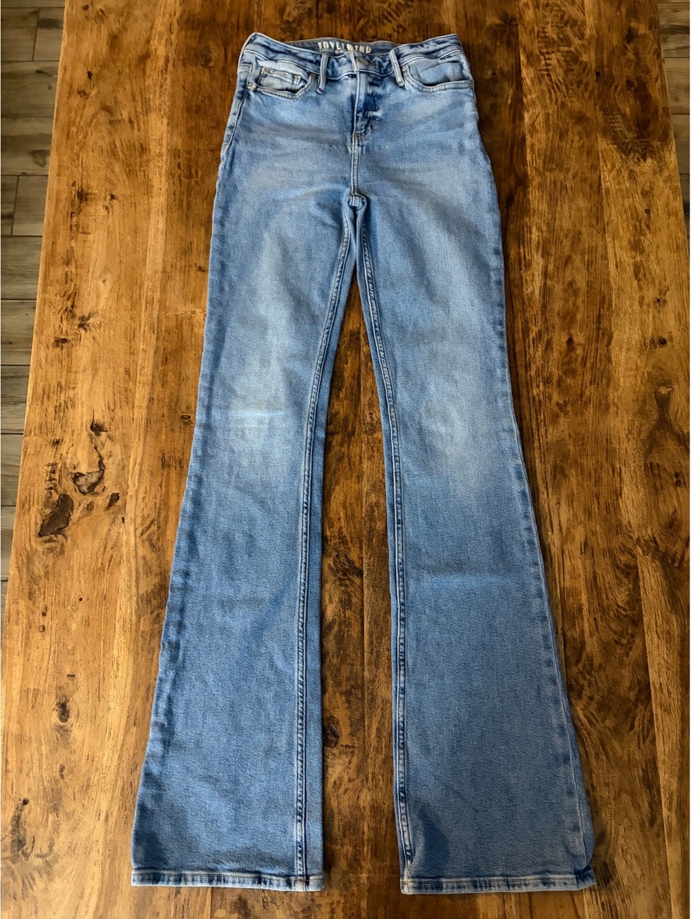 Idyllwind Women's Light Blue High-Waisted Flared Jeans Size 4/36